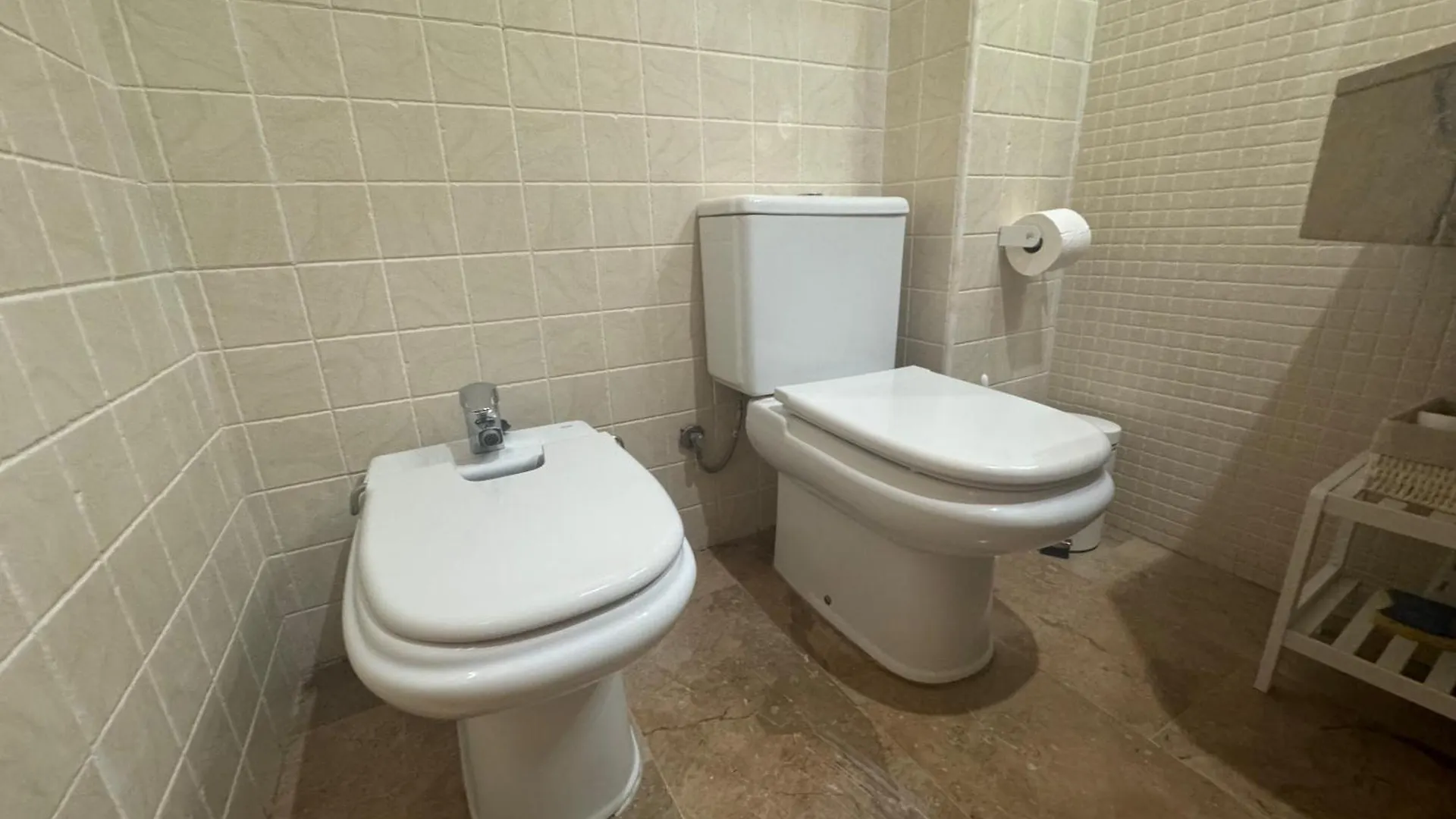 Precioso Apartamento 4 Habitaciones Con Piscina Y Gym 滨海略雷特 公寓