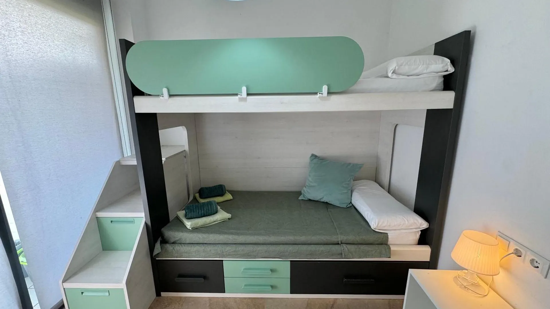 Precioso Apartamento 4 Habitaciones Con Piscina Y Gym 滨海略雷特 0*,