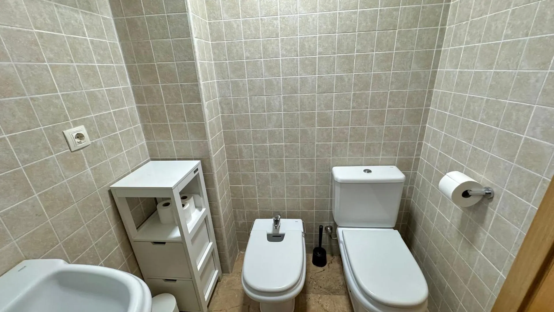 Precioso apartamento 4 habitaciones con piscina y gym Lloret de Mar 0*,