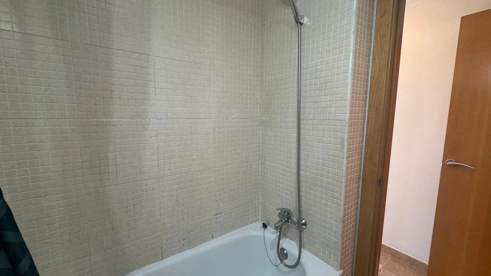 Precioso apartamento 4 habitaciones con piscina y gym Lloret de Mar España
